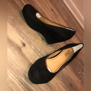 a.n.a small black wedges